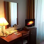 Al维亚莱旅馆 酒店 3*