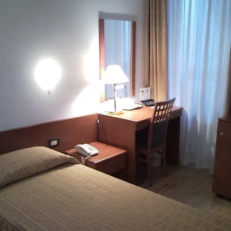 Al Viale Hotel 3*