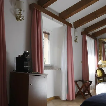 Al Viale Hotel 3*